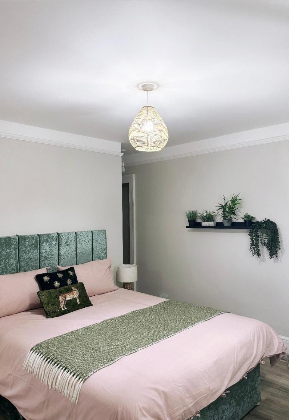2 Bedroom Dreamy In Plymouth!