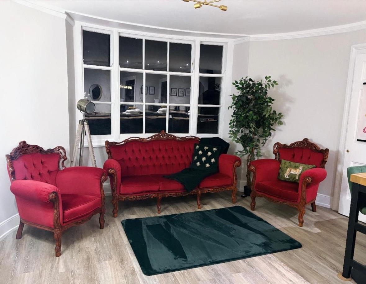 2 Bedroom Dreamy In Plymouth! Apartment