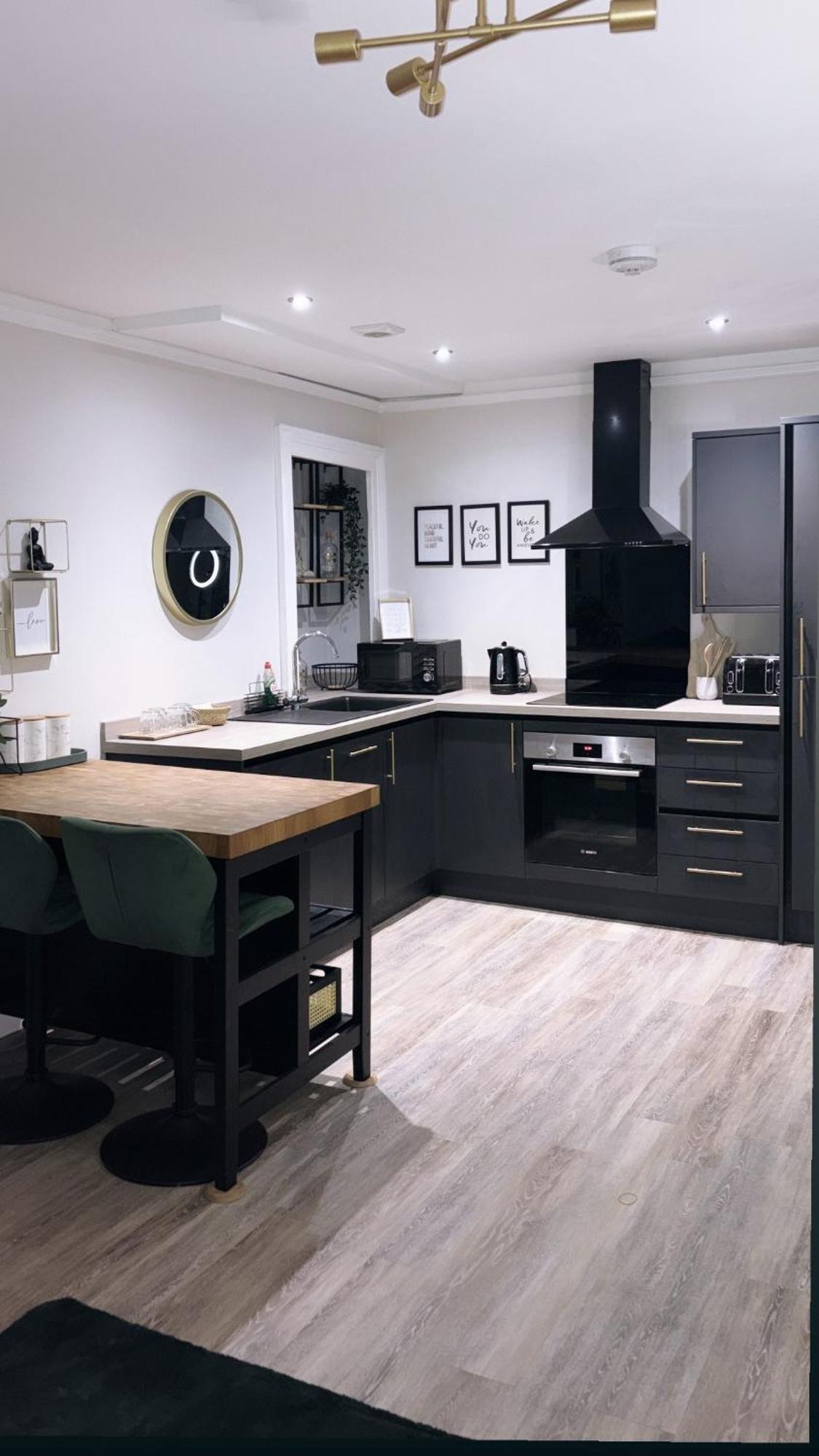 2 Bedroom Dreamy In Plymouth! * Plymouth