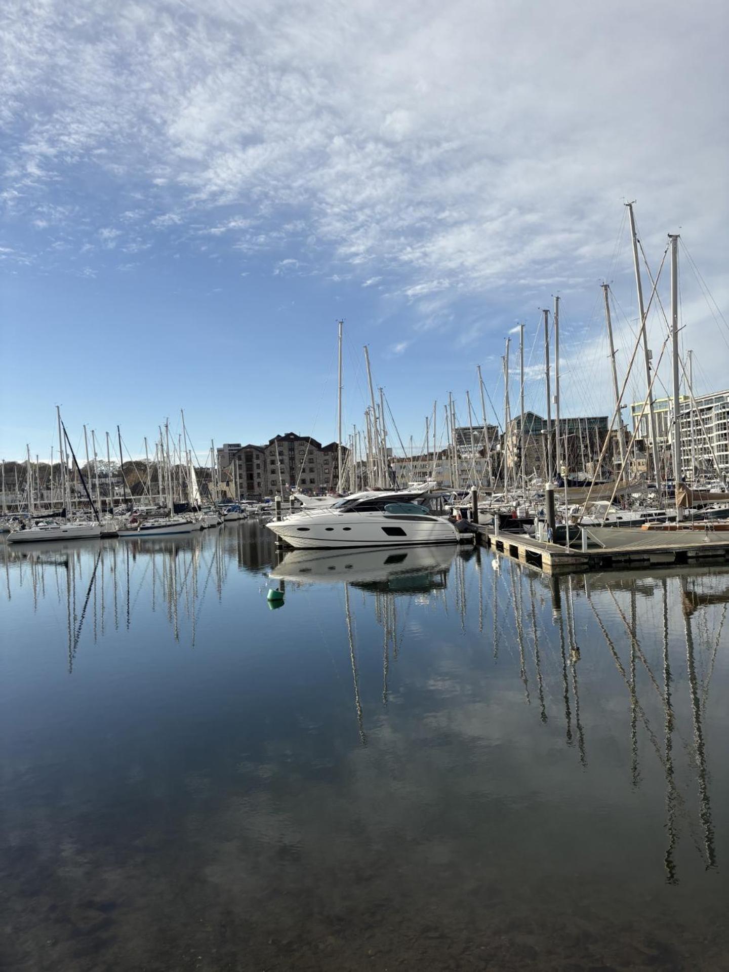 Apartment 2 Bedroom Dreamy In Plymouth! Plymouth
